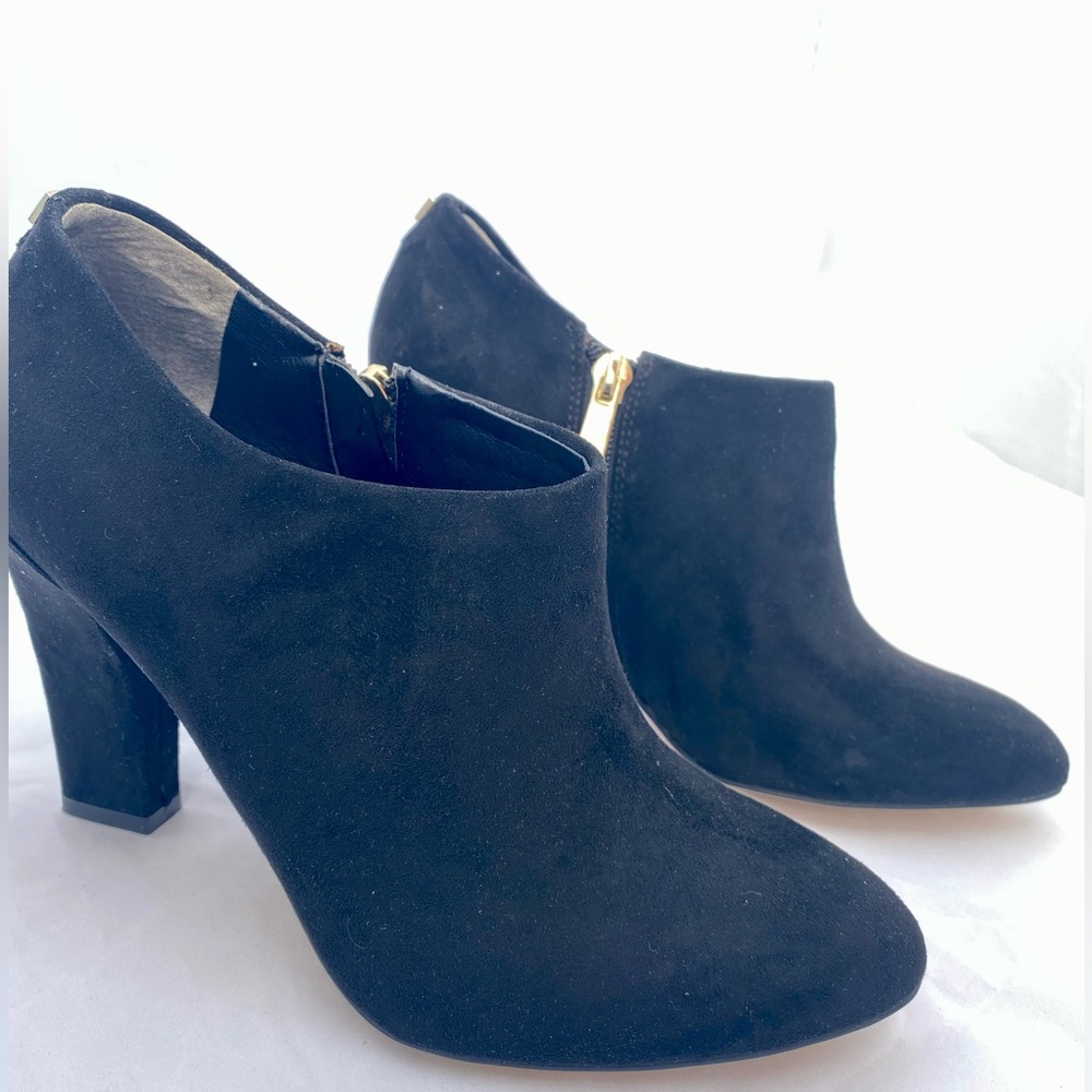 Ivanka Trump Suede Shoes 6.5M